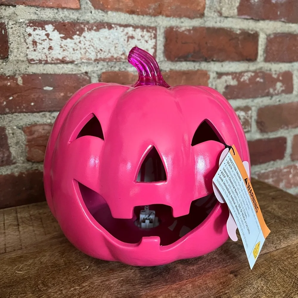 Goblins and ghouls, adorable pink pumpkin new with tags lights up - Picture 1 of 6
